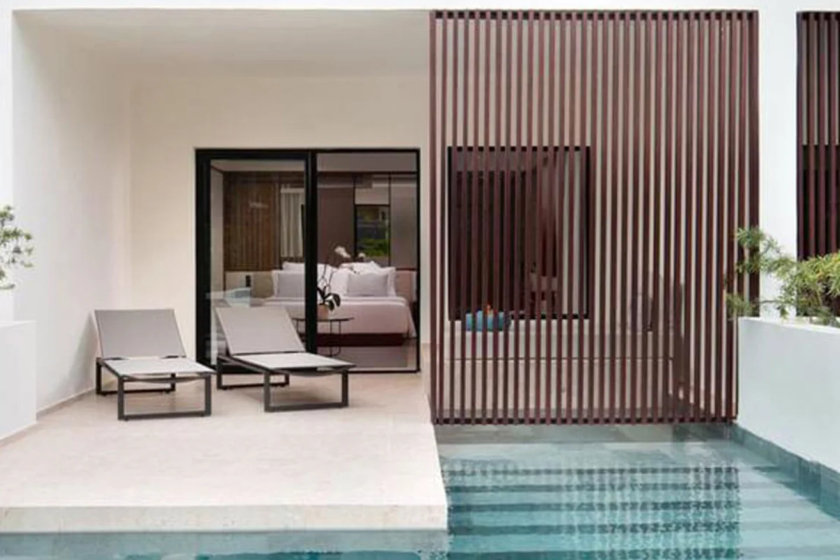 Aqua Junior Suite Swim Up Pool View